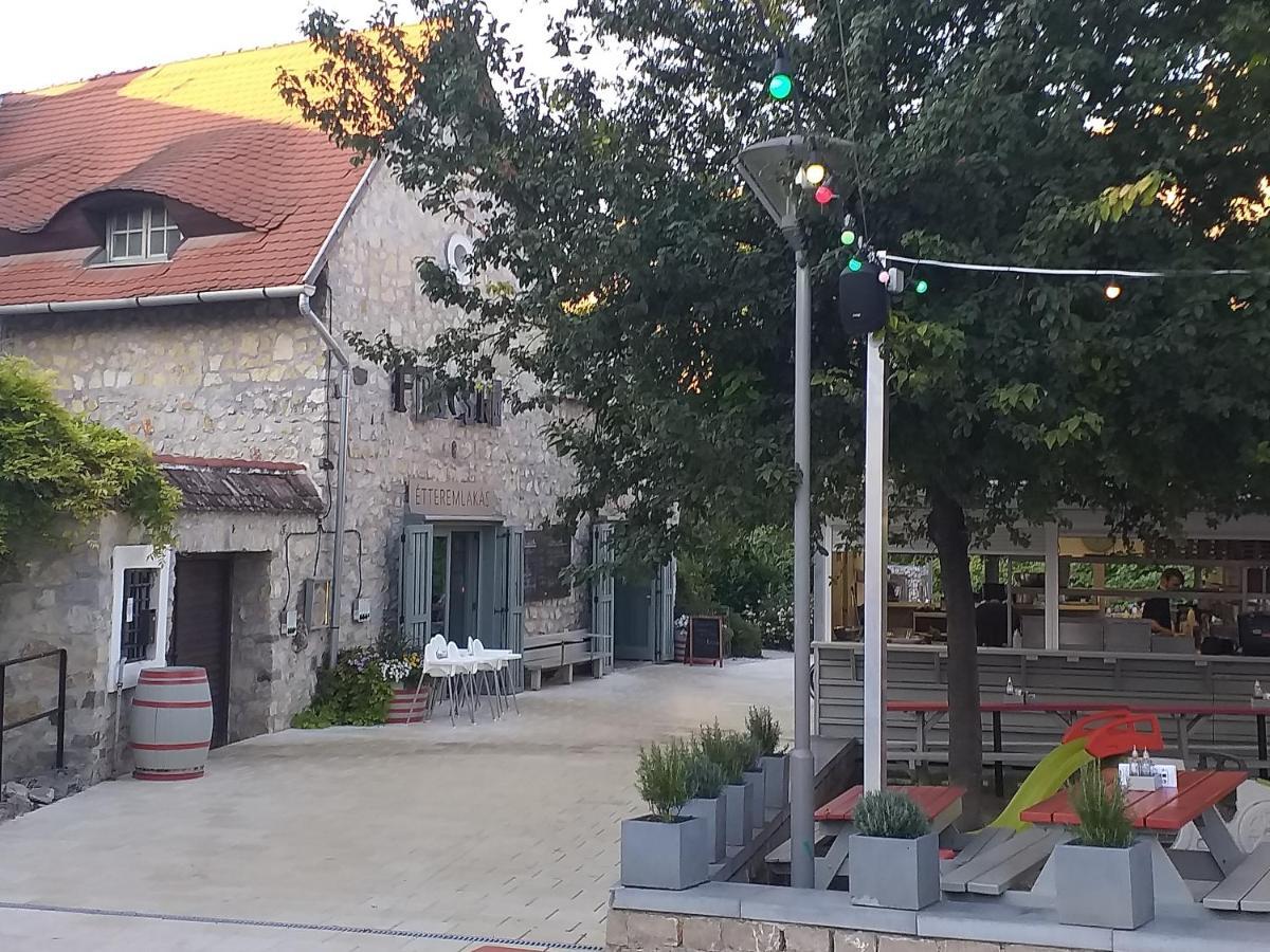 Villa Galeria Veszprem